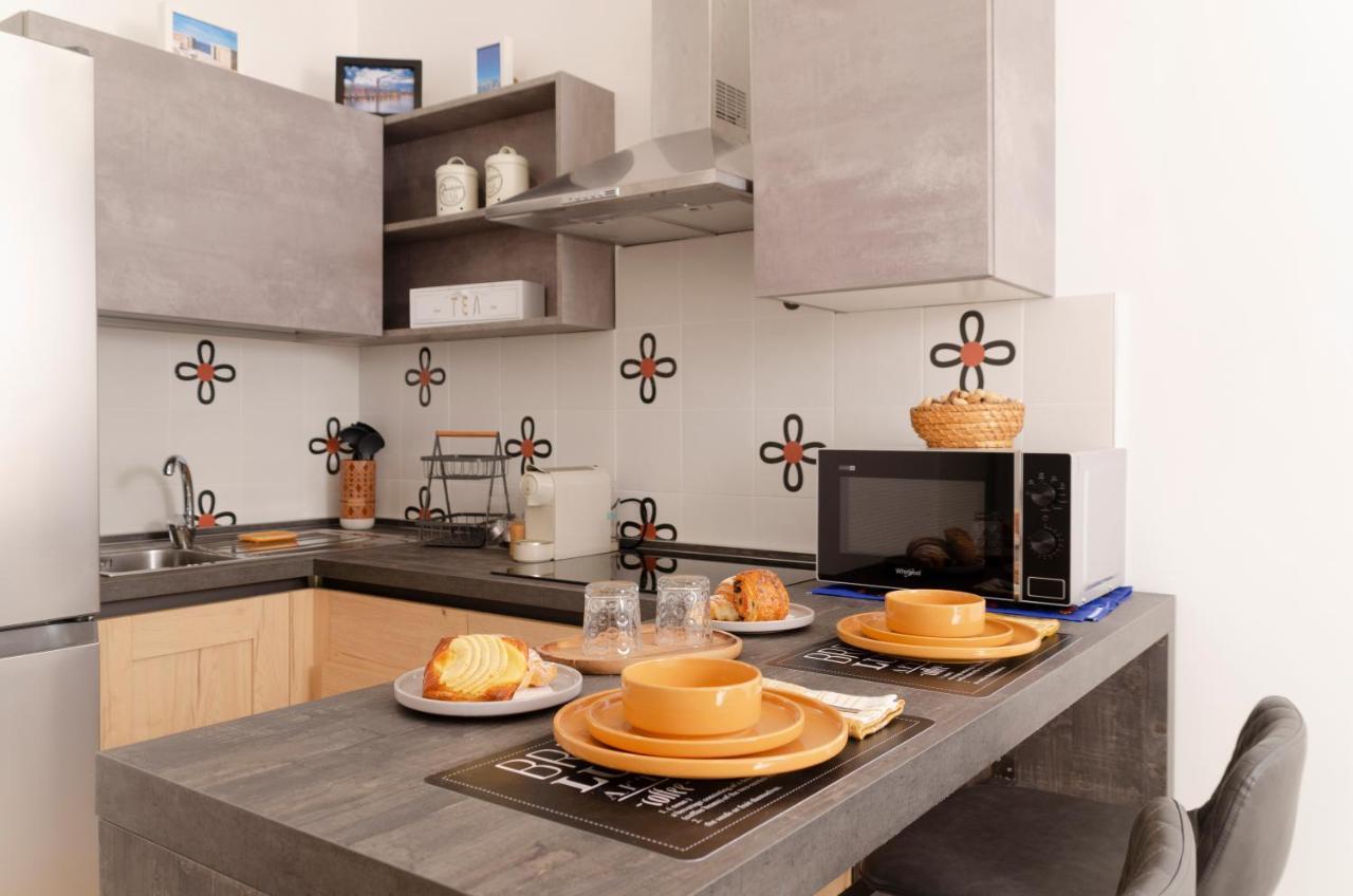 Apulialux Garruba Cozy Apt & Parking Барі Екстер'єр фото