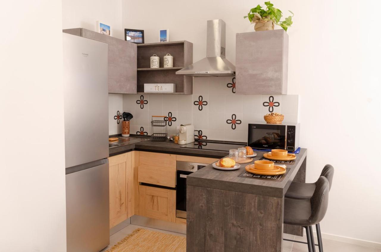 Apulialux Garruba Cozy Apt & Parking Барі Екстер'єр фото